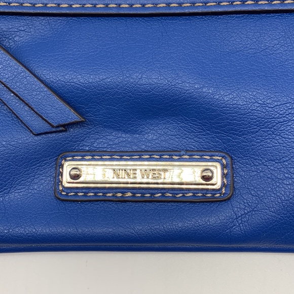 Nine West Pepsi Blue Crossbody with 3 Zipper Compartments - Picture 3 of 7